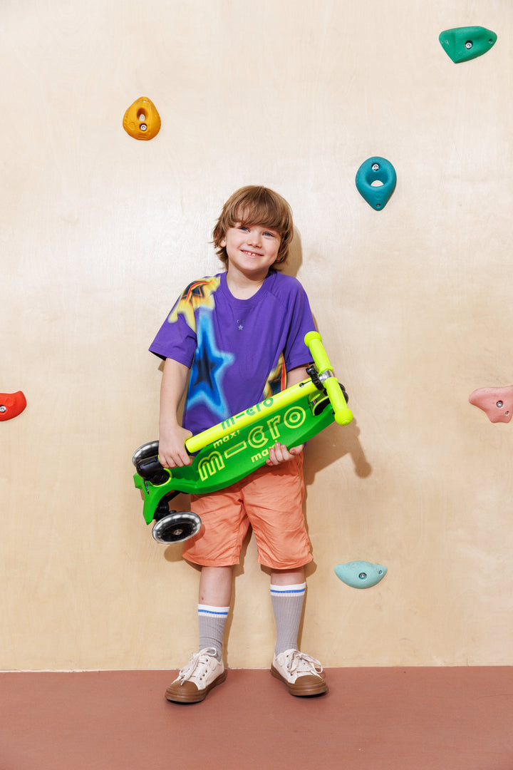 Maxi Micro Deluxe - Foldable Neon LED -  Parrot Green