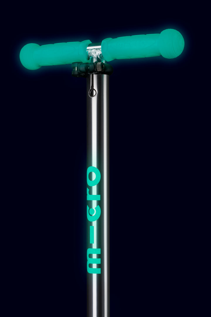 Maxi Micro Deluxe Glow - LED Wheels - Jelly Green - 3-Wheeled Scooter for Kids, Ages 5-12