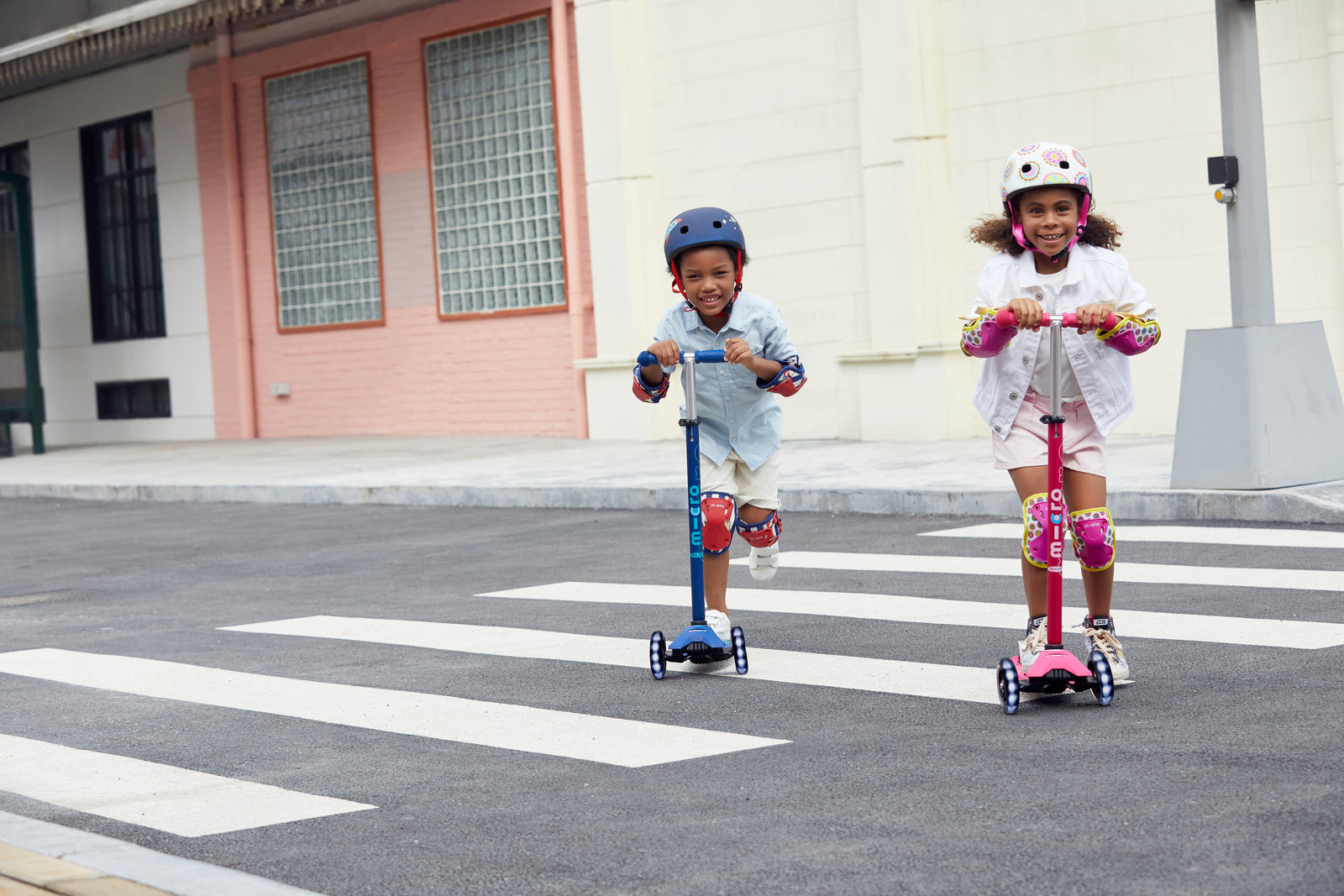 3-Wheel Kids Scooter (Ages 5-12) - Pink | Light-up Wheels, Safe