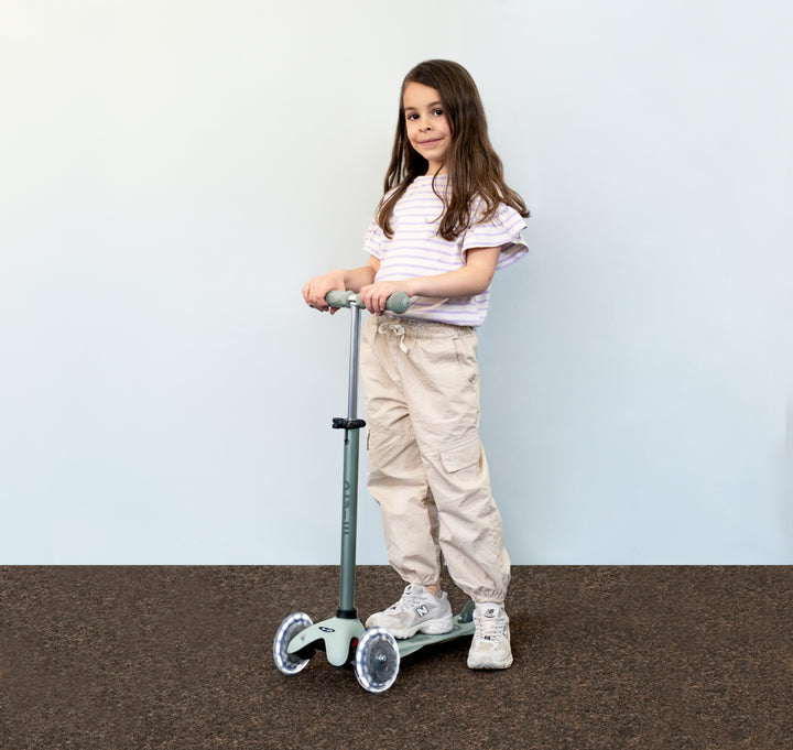 Micro Mini2Grow Deluxe LED 2.0 - Olive Sage - Kids ages 1 to 6 years