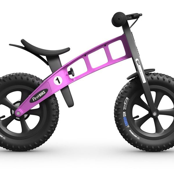 Age for first bike with training wheels deals